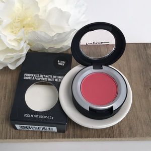 MAC A Little Tamed Eye Shadow Matte Powder Soft